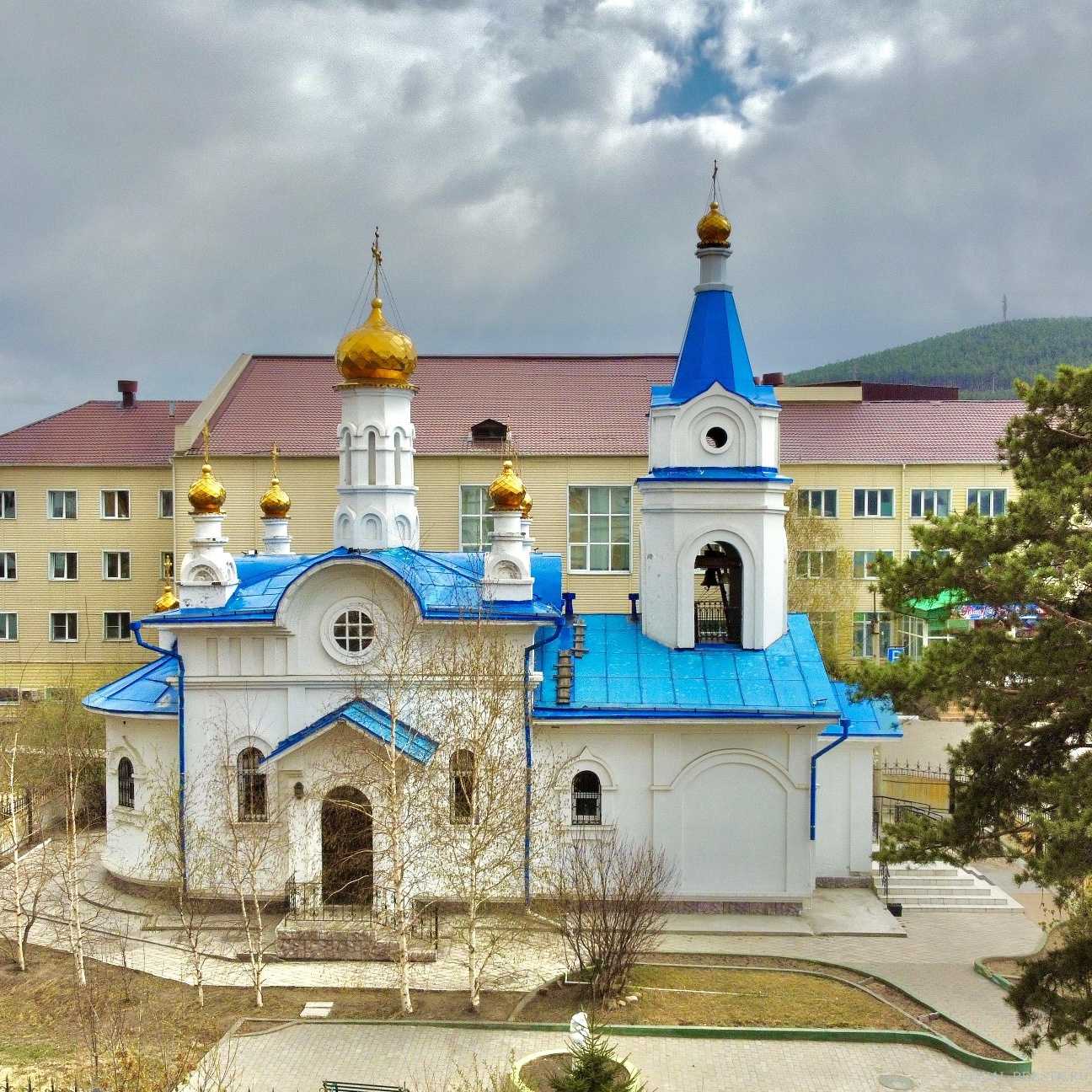 Церковь улан удэ. Церковь на Мокрова Улан-Удэ. Улан-Удэ фото города. Республика Бурятия Улан-Удэ.